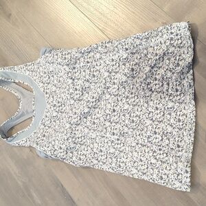 Lululemon size 4 Top